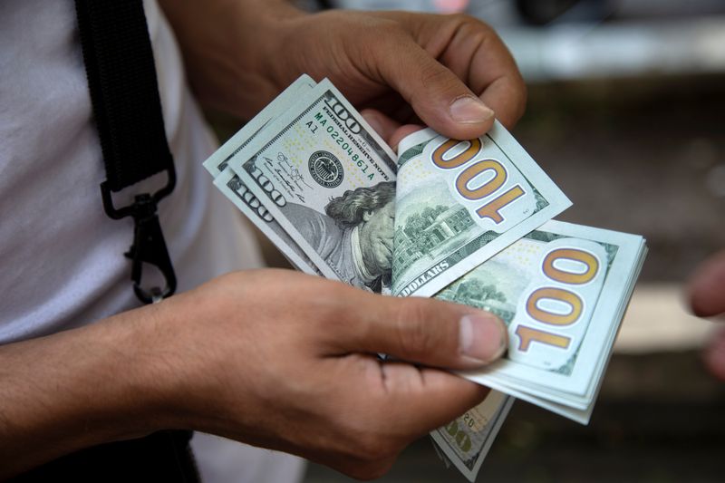 ارتفاع جديد يطرأ على سعر صرف الدولار مقابل الشيكل