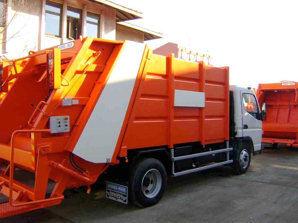 إدخال 6 مركبات ثقيلة إلى الهيئات المحلية بغزة الثلاثاء المقبل