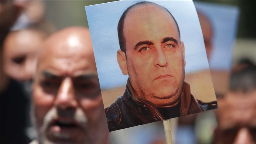 تأجيل محاكمة عناصر أجهزة الأمن المتهمين بقتل نزار بنات
