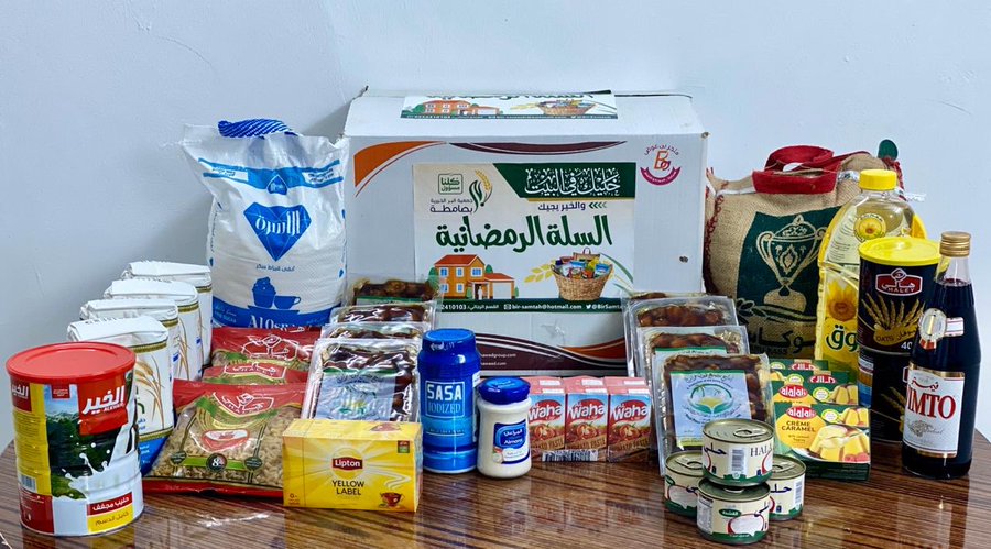 فريق تطوعي يجمع المساعدات للاجئين الفلسطينيين في سوريا