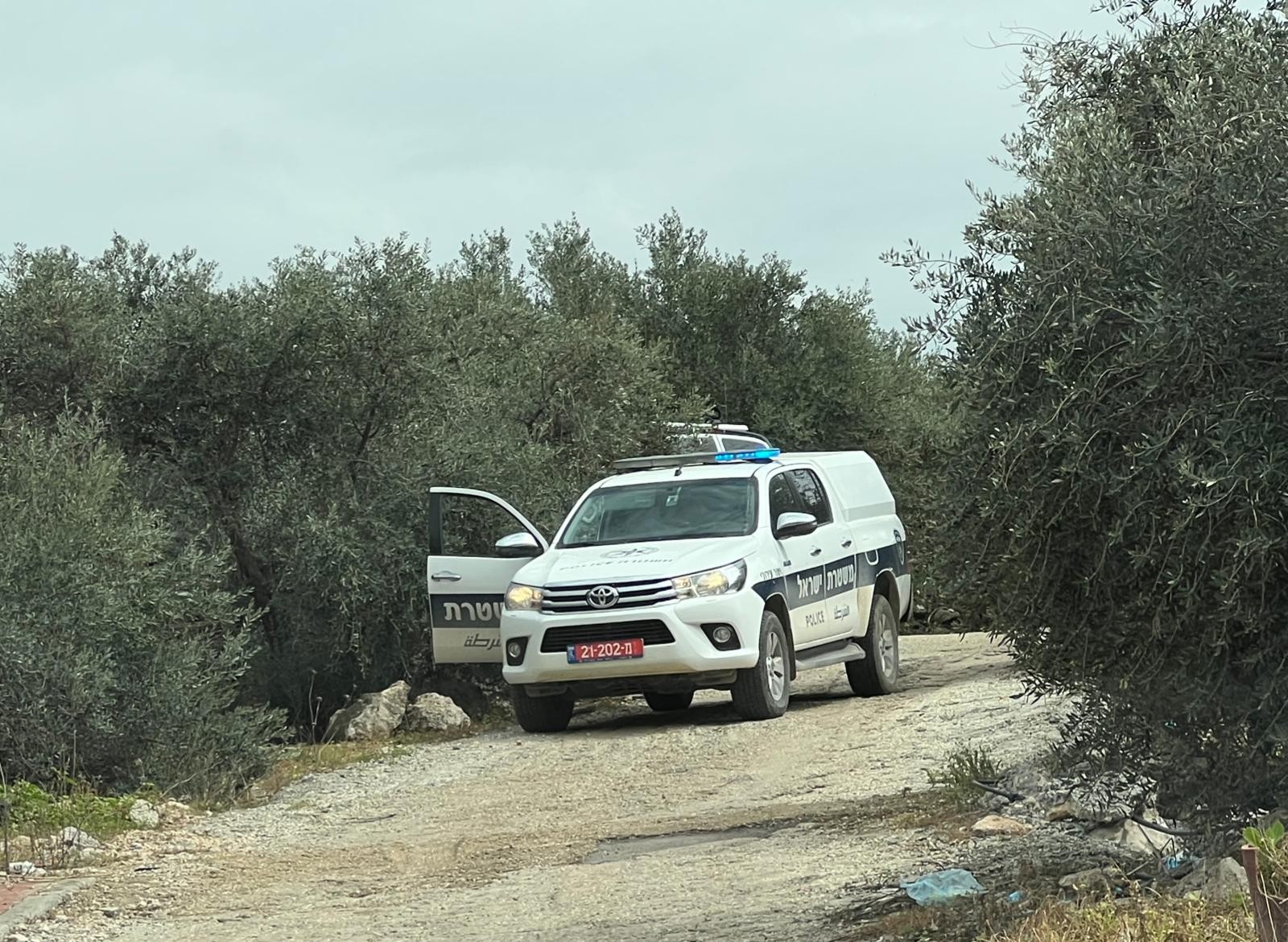 عائلة فلسطينية من الطيبة تعثر على عبوات ناسفة قرب مدخل بيتها