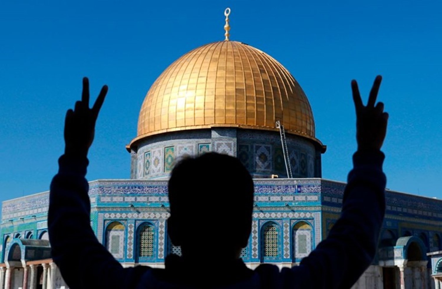 حماس تُثمن التفاف الشعب الفلسطيني في الأقصى حول رموز المقاومة