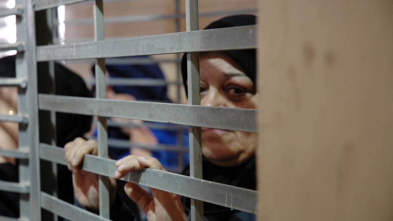 اليوم العالمي للمرأة .. 32 أسيرة في سجون الاحتلال