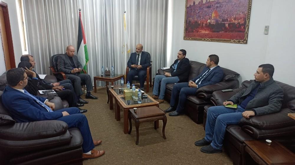 الاقتصاد والنيابة في غزة تتعهدان بمحاسبة رافعي الأسعار