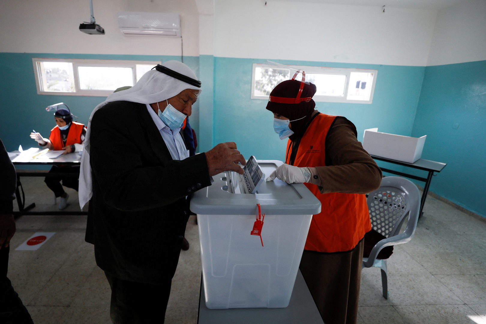 انطلاق المرحلة الثانية من انتخابات هيئات الحكم المحلي في الضفة