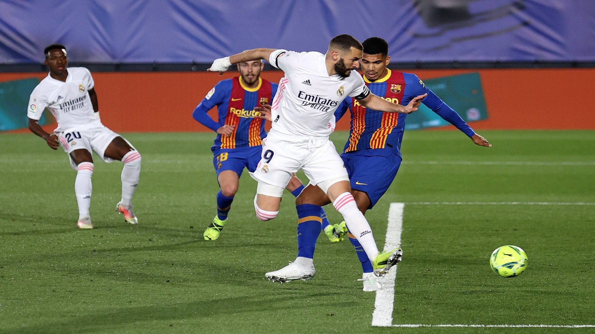 برشلونة ينتزع فوزه من ريال مدريد ويتربع على عرش "الكلاسيكو"