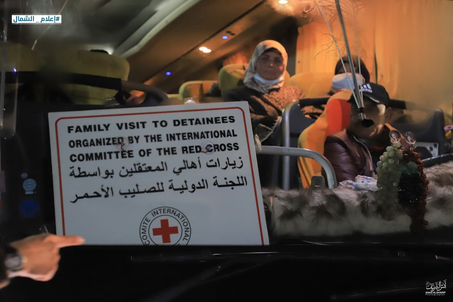 دفعة جديدة من أهالي أسرى غزة يزورون أبنائهم في سجن "نفحة"