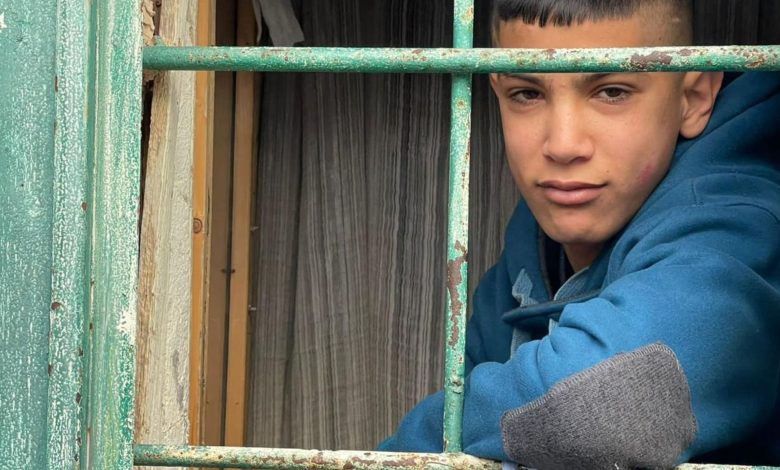 طفل النافذة.. الاحتلال يحول منزل علي قنيبي في الشيخ جراح لسجن