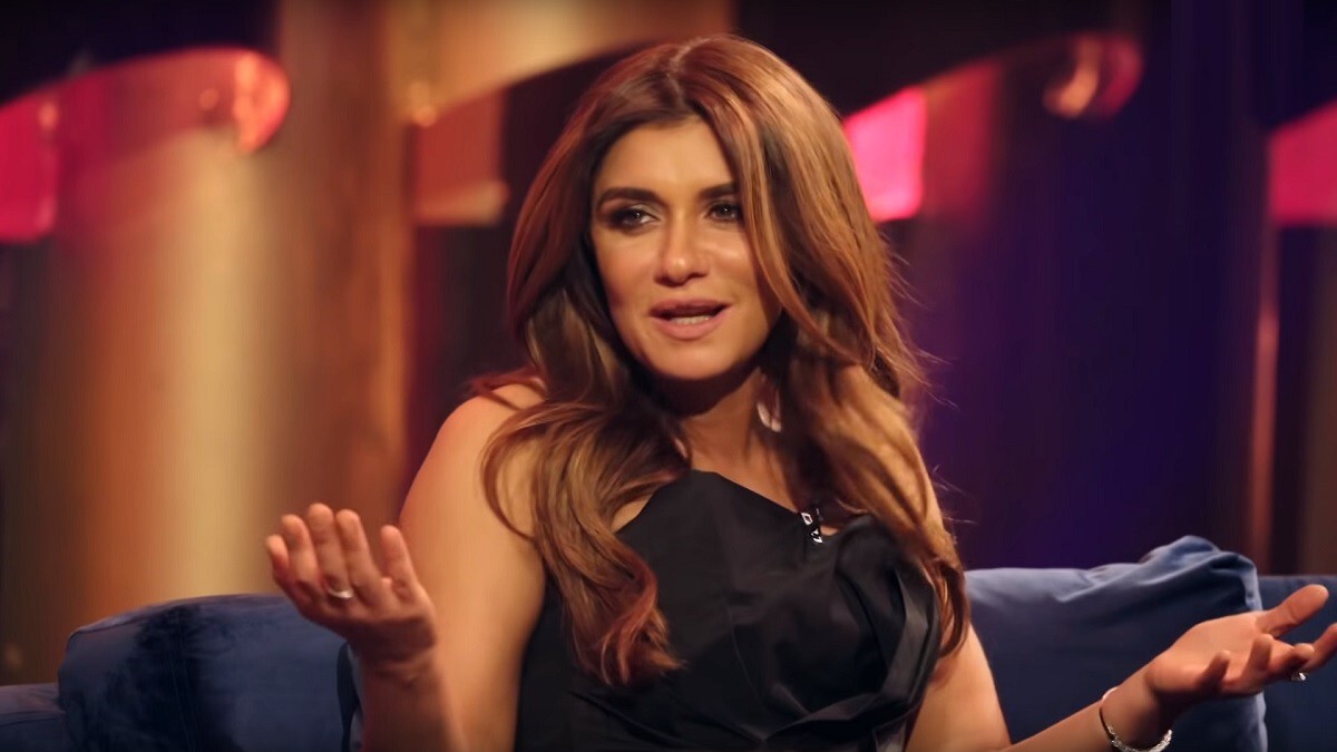 صورة تظهر الفنانة غادة عادل مريضة في المستشفى