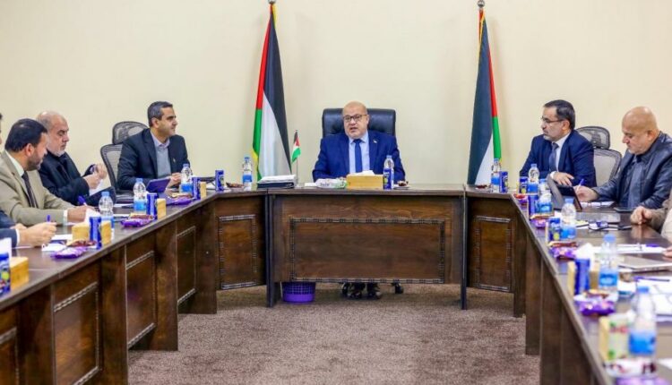 لجنة العمل الحكومي تعقد اجتماعًا لمناقشة تداعيات العدوان على غزة