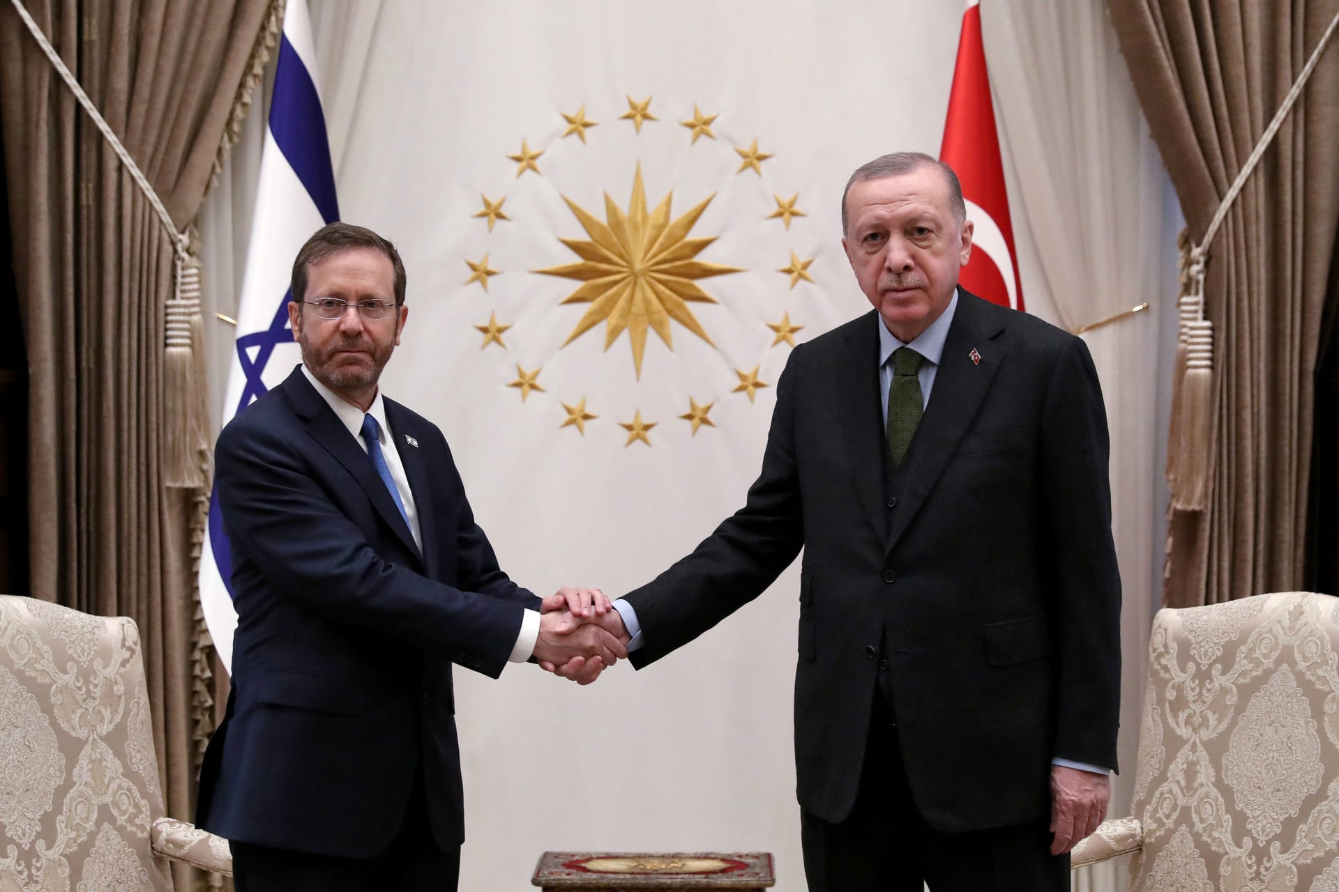 هرتسوغ يهنئ أردوغان بفوزه في الانتخابات الرئاسية