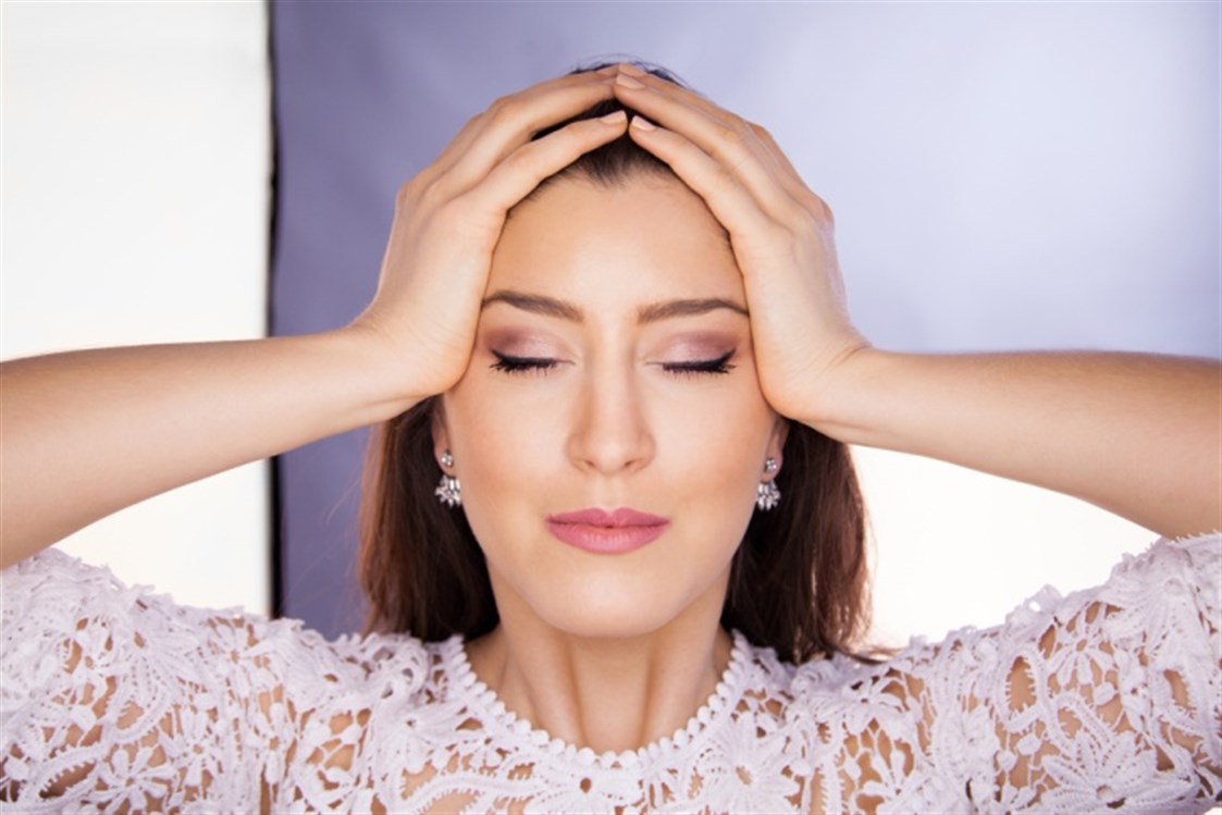 تمارين يوغا الوجه تُخلصك من عمليات التجميل. تعرفي على كيفية أدائها