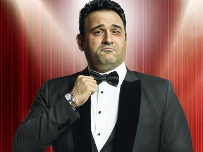 أكرم حسني مُهدد بالطرد من منزله