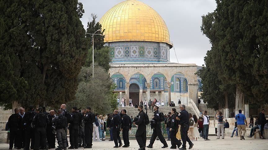 بعد إصابة فلسطيني بحالة خطرة.. وزير إسرائيلي يوصي بامتناع اقتحام الأقصى