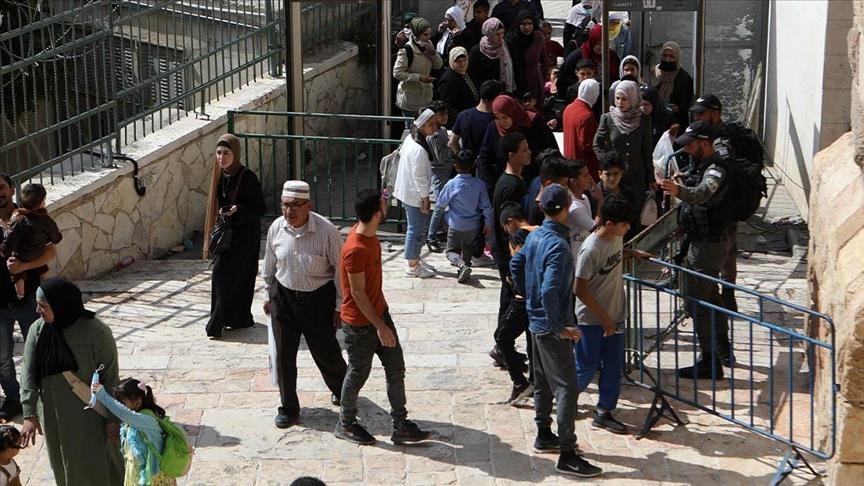 حماس: اقتحام لابيد لباب العامود تصعيد خطير