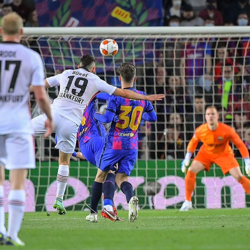 برشلونة يودع اليورباليج بخسارة غير متوقعة
