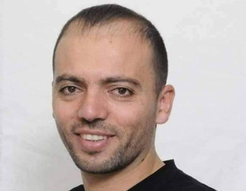 زوجة خليل عواودة لمصدر: تمديد اعتقال زوجي باطل وينغص فرحته بالحرية