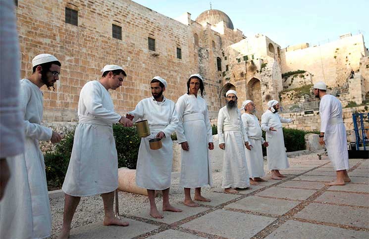 عيد الفصح اليهودي.. لماذا يُصّر اليهود والمستوطنون على إحيائه؟