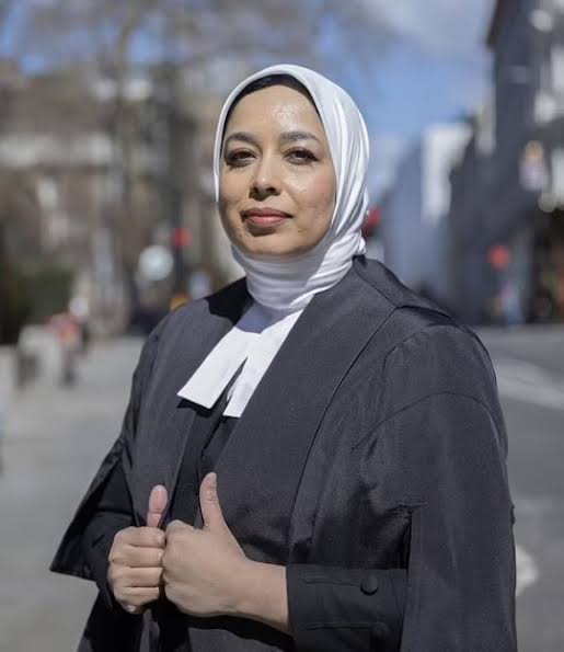 بريطانيا..تعيين سلطانة تافادرا أول محامية محجبة مستشارة للملكة