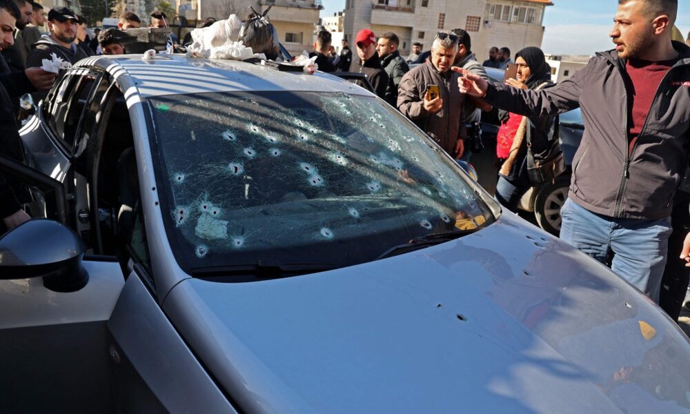 والد منفذ عملية تل أبيب: قوات إسرائيلية لاحقت ابني وزوجتي وأطلقت النار عليهما