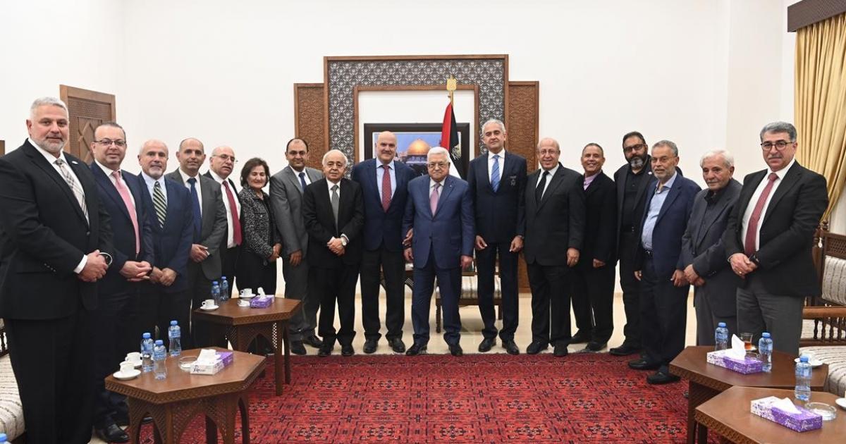 الرئيس عباس يستقبل وفدًا من اتحاد أبناء رام الله بالولايات المتحدة