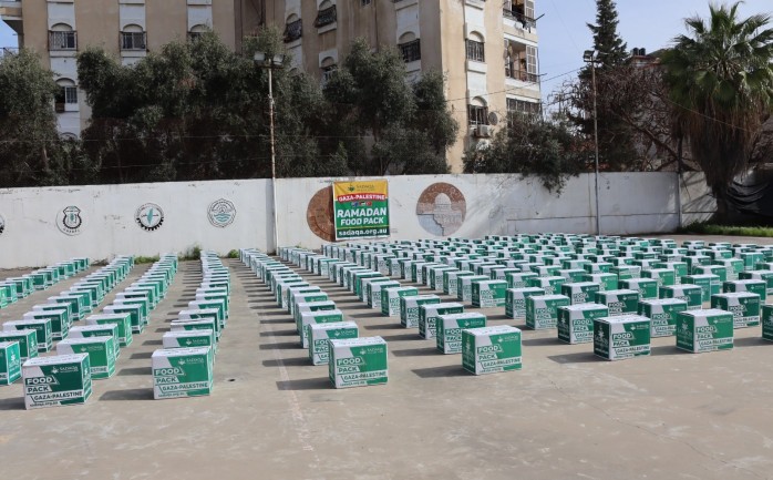 350 طردًا غذائيًا للعمال المتعطلين عن العمل