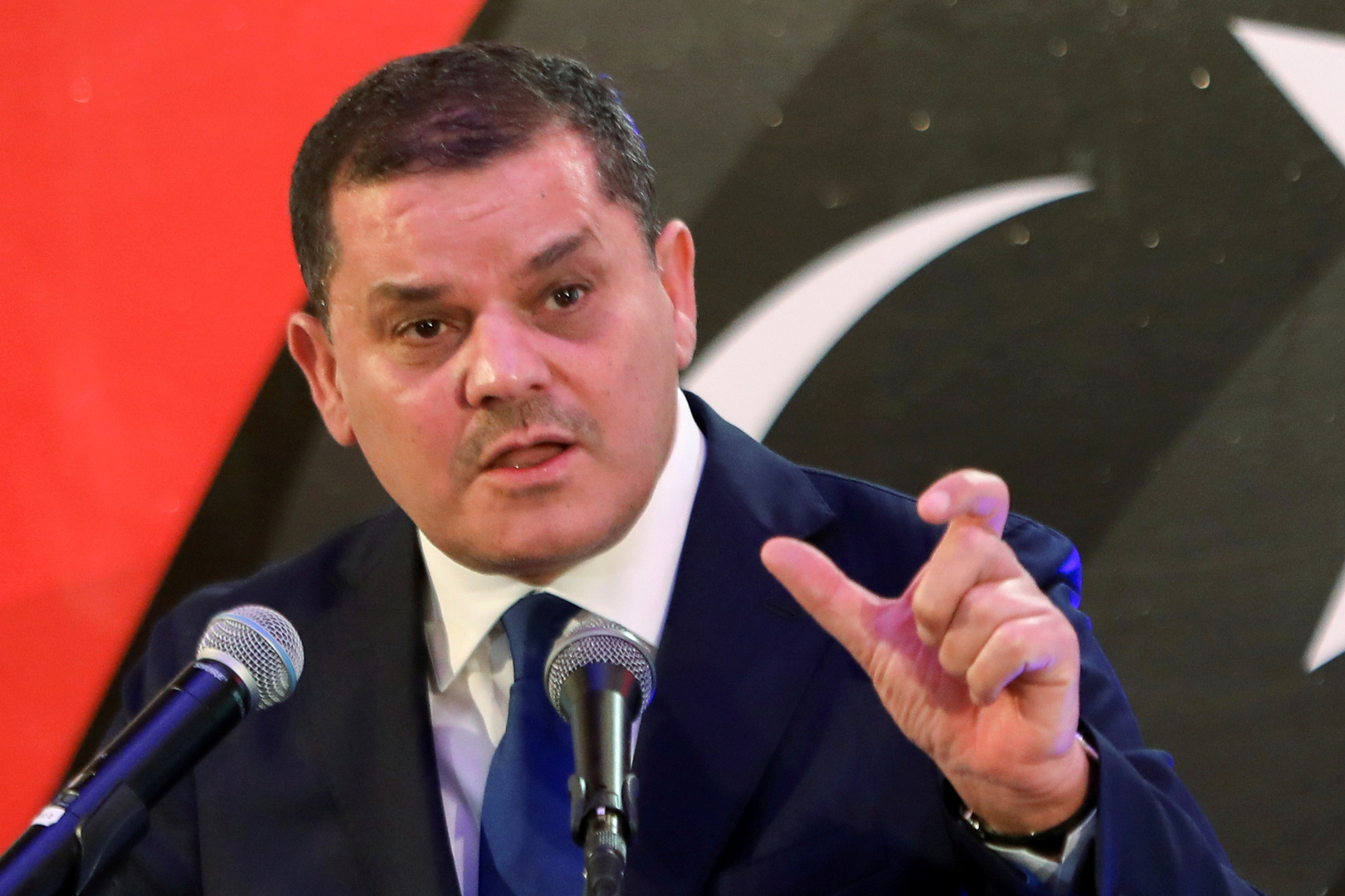 الدبيبة يدعو إلى حملة إعلامية لتعريف المواطن الليبي بالدستور