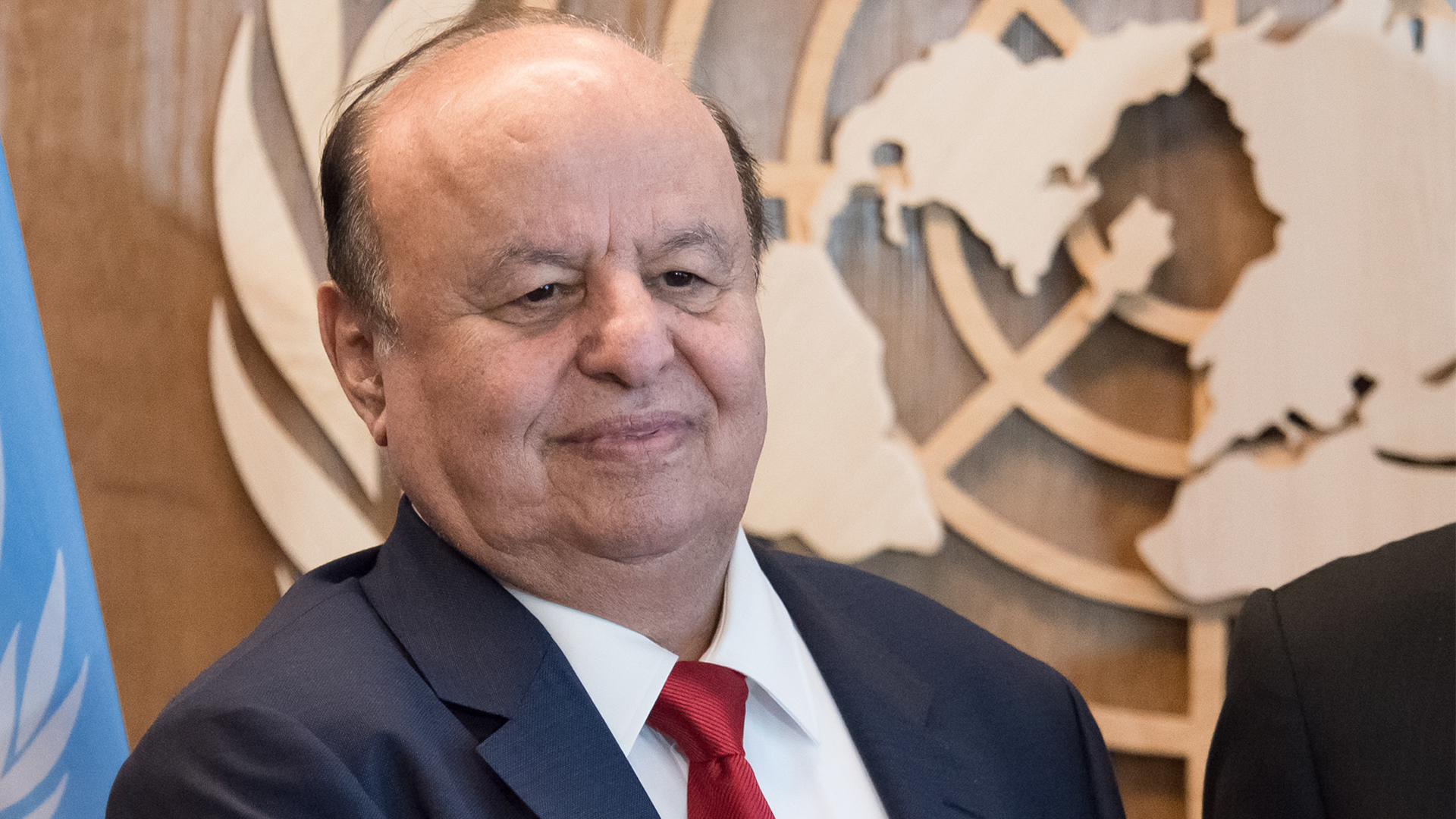 الرئيس اليمني يعفي نائبه من منصبه
