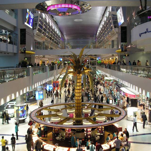 مطار دبي ينال لقب أكثر مطارات العالم ازدحاماً