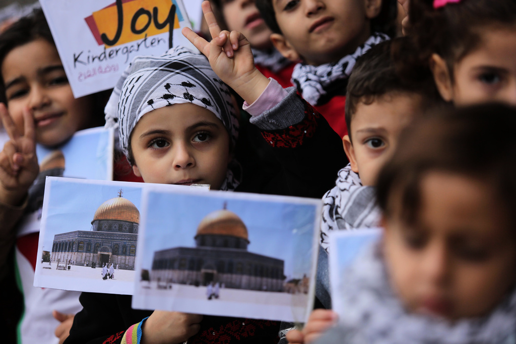 في يوم الطفل الفلسطيني: انخفاض نسبة الزواج المبكر لدون 18 سنة