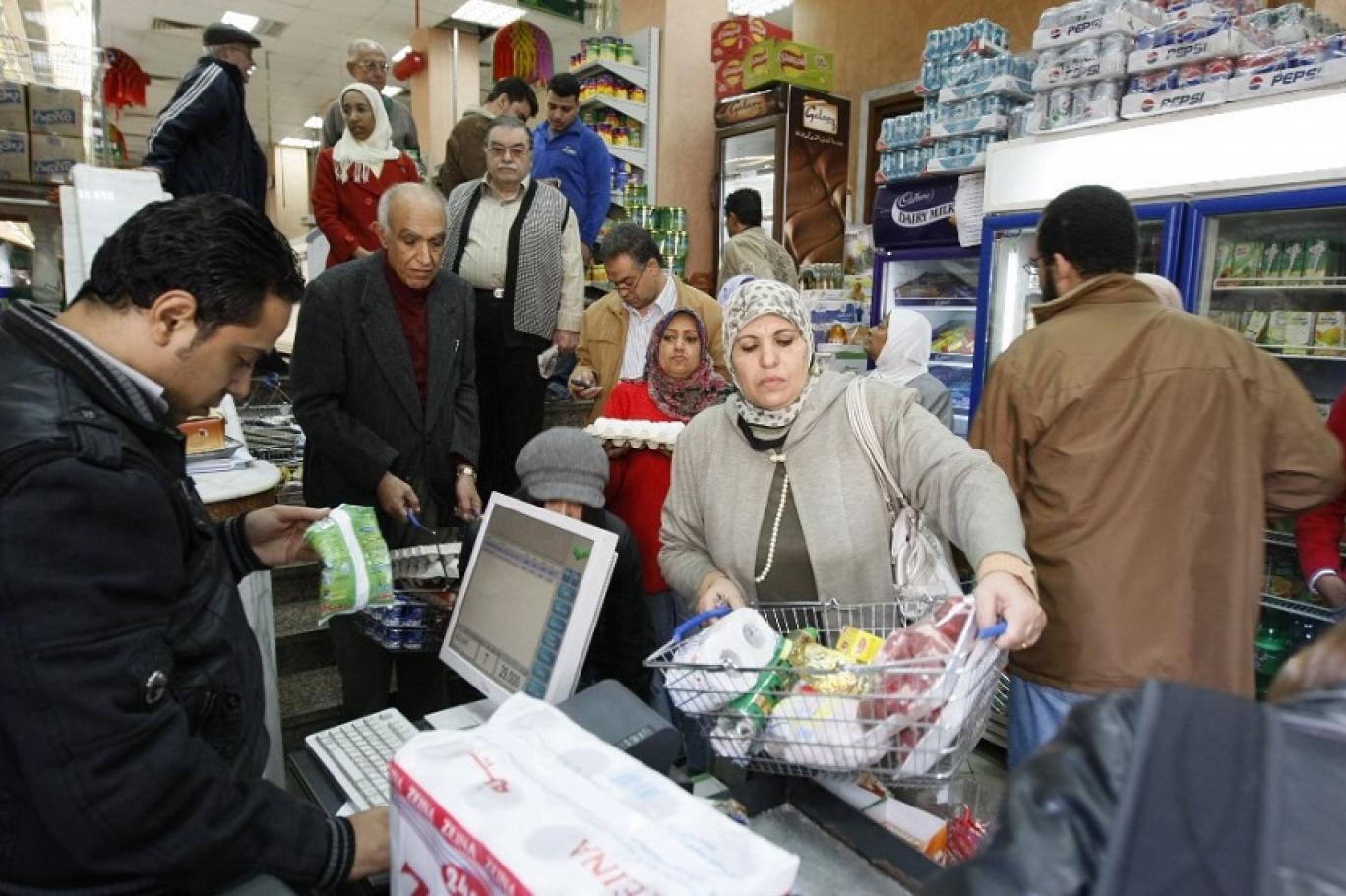 وكالة دولية: توقعات بانخفاض معدل نمو إنفاق المصريين خلال 2022