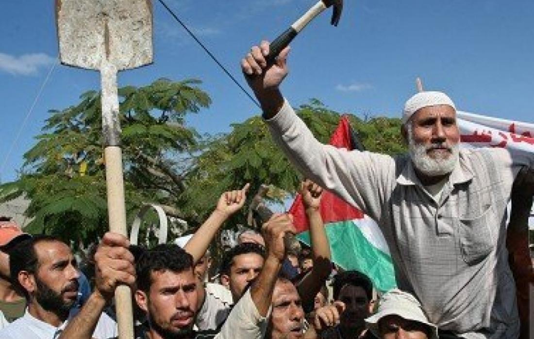 عمالنا البواسل بين الموت والتواصل