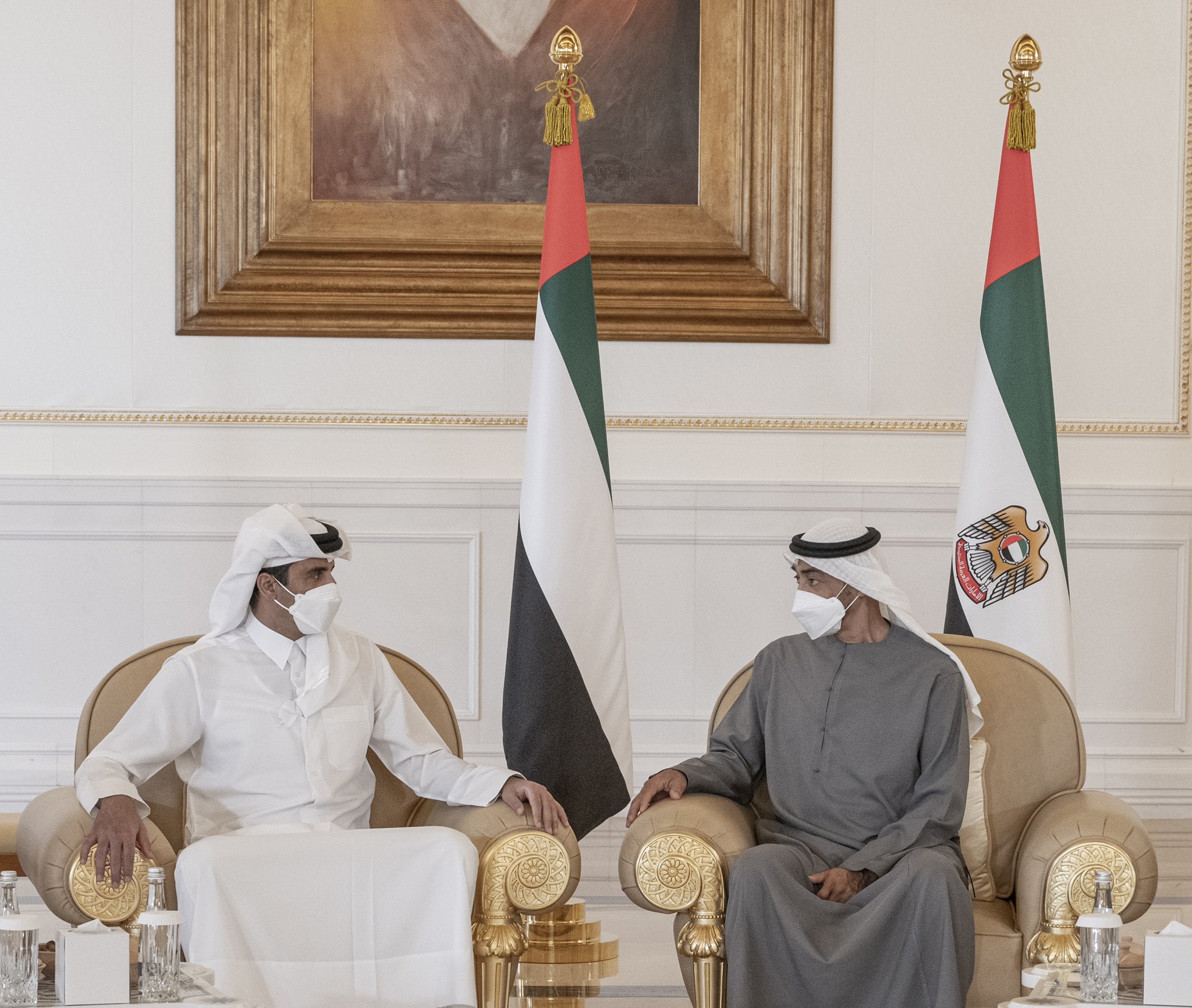 أمير قطر يزور الإمارات للتعزية في الشيخ خليفة