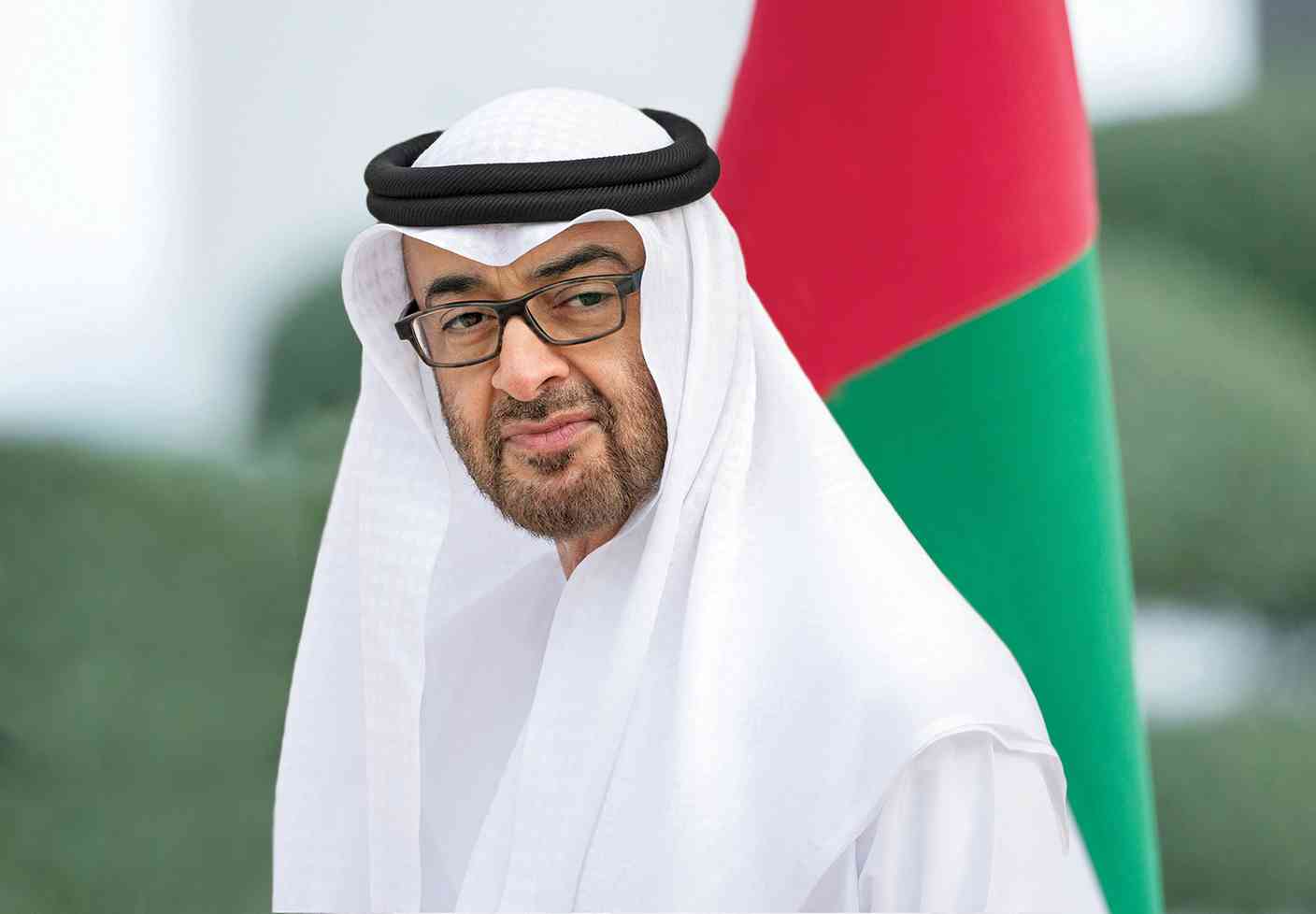 بن زايد يهنّئ الإمارات والعالم بالعام الجديد
