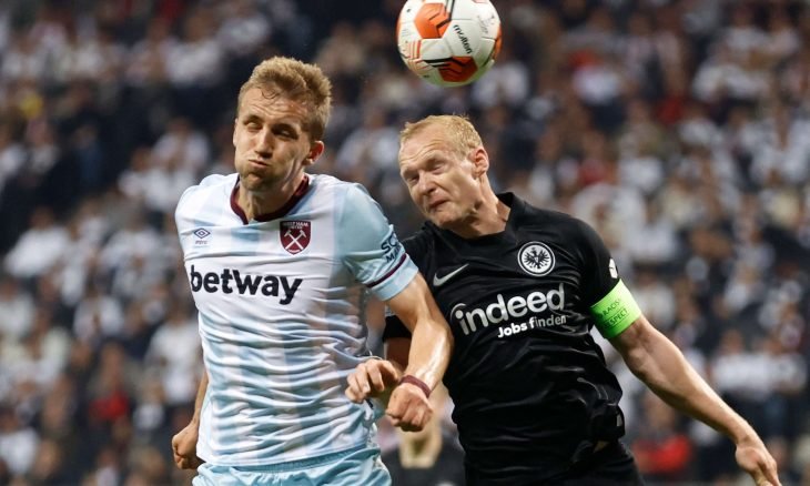 اينتراخت يبلغ نهائي الدوري الأوروبي بفوزه على وست هام