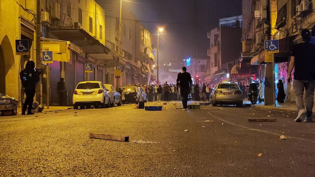 مصاب بكسور جرّاء اعتداء الاحتلال عليه غرب بيت لحم