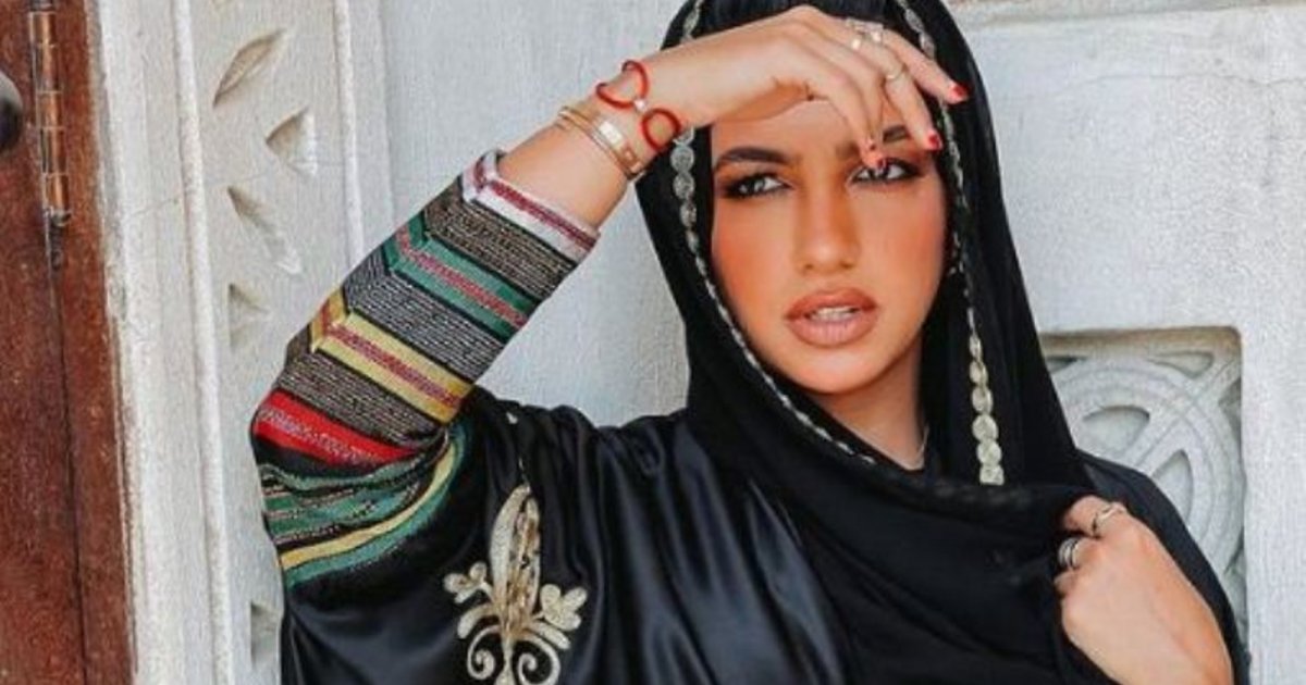 هل تزوجت البلوجر السعودية نجلاء الودعاني اللاعب عبدالرحمن الدخيل؟