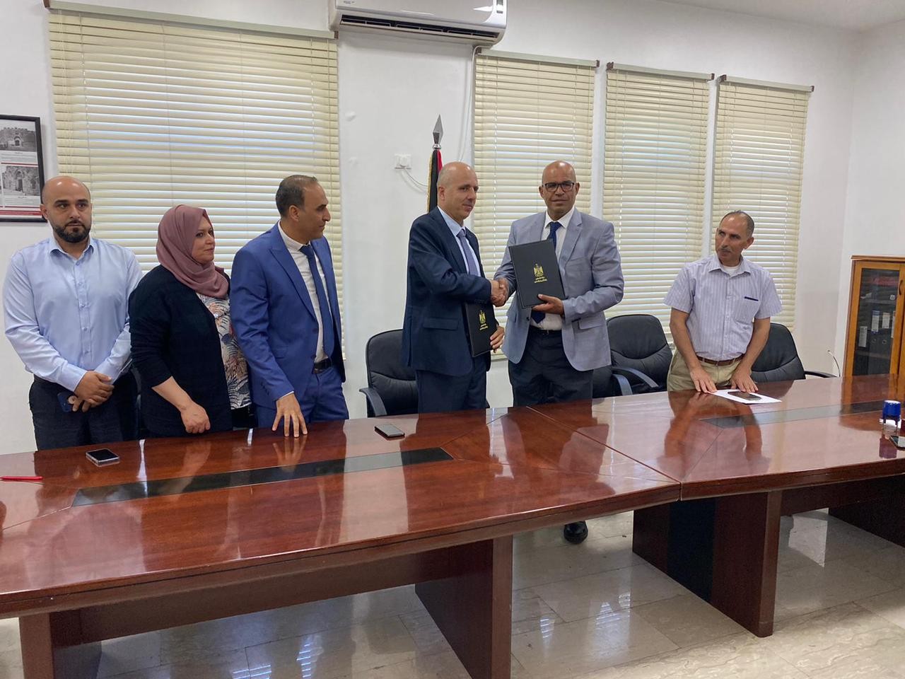 التربية توقع مذكرة لتقديم امتحان الثانوية العامة للأسرى