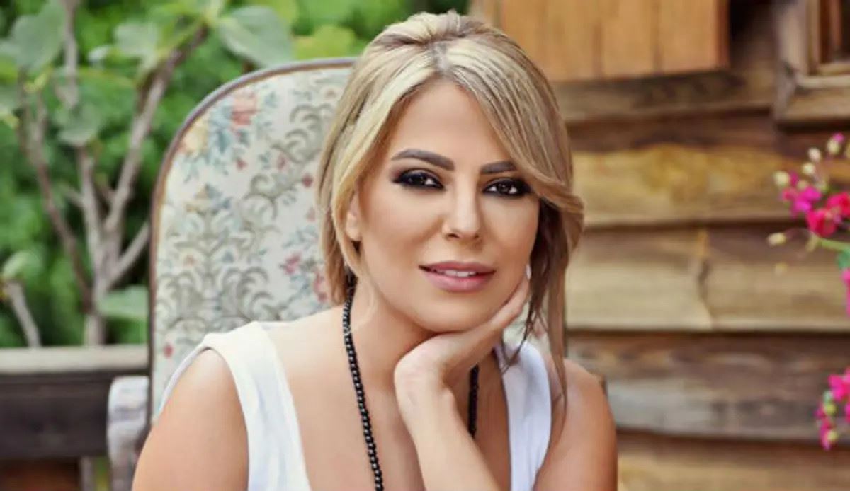 الفنانة ليليا الأطرش تهنأ والدها بمناسبة يوم الأب العالمي
