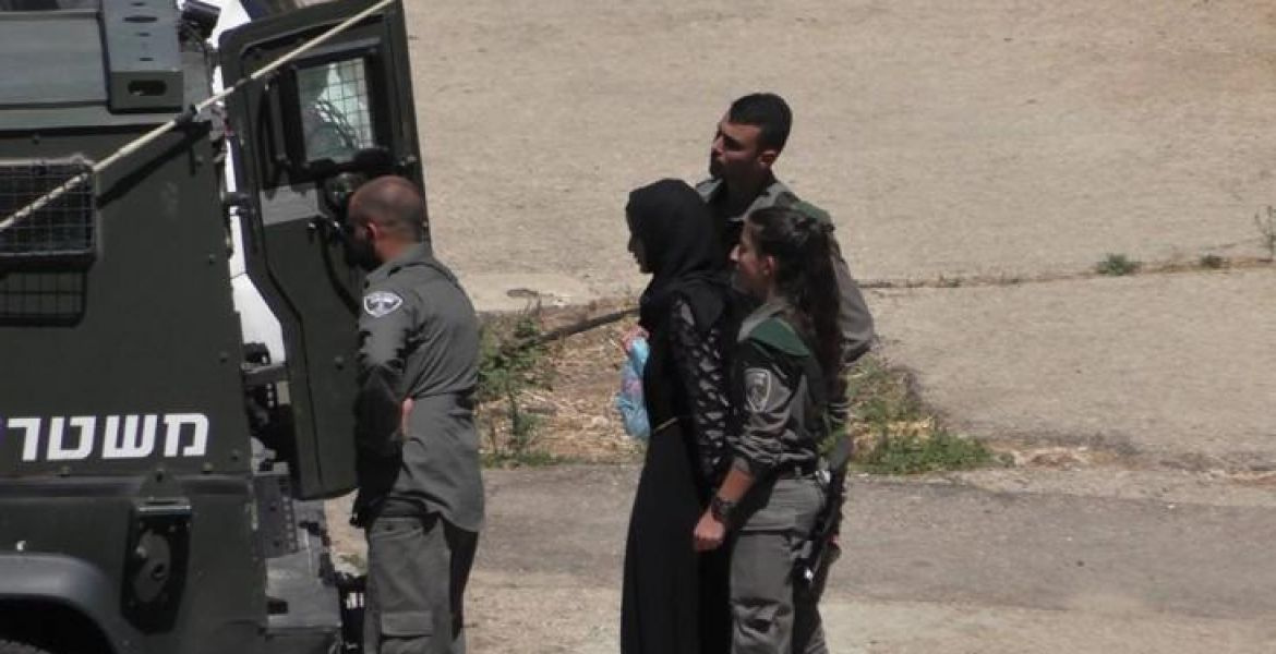 جيش الاحتلال يعتقل والدة وشقيقة منفذ عملية القدس