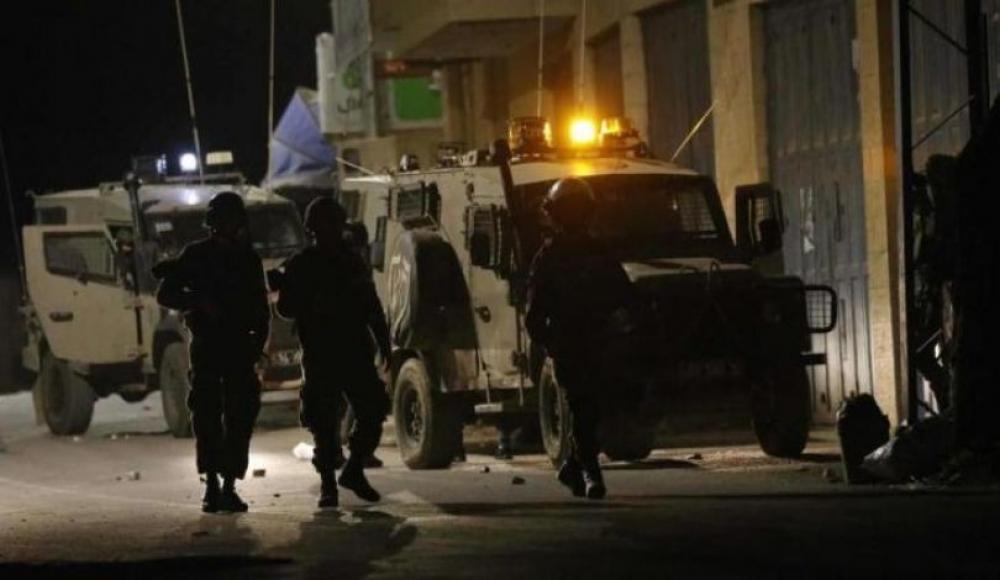 الاحتلال يقتحم قرية كفر نعمة غرب رام الله ويعتقل أحد المواطنين