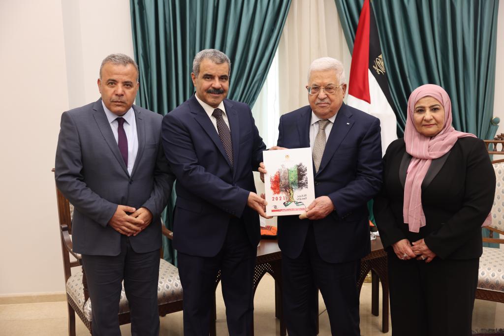 الرئيس الفلسطيني يتسلم تقرير ديوان الرقابة لعام 2021