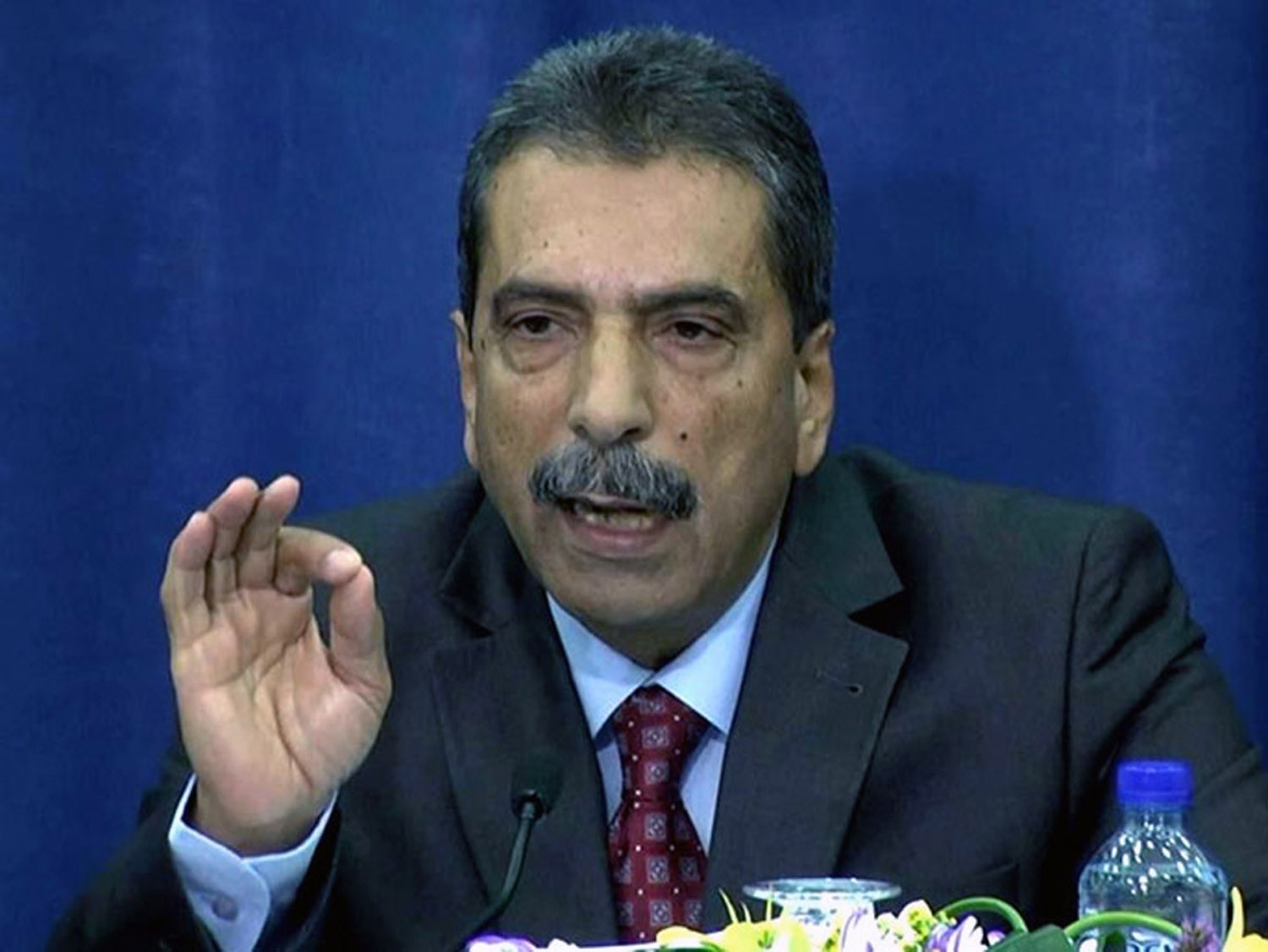 الطيرواي يوضح بشأن ما تناقلته بعض المواقع حول اغتيال الرئيس عرفات
