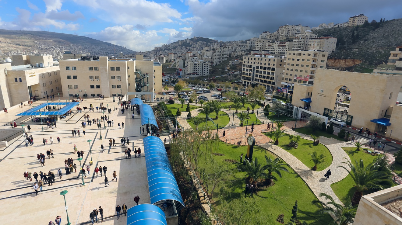 تفاصيل فصل مجلس أمناء جامعة النجاح ستة موظفين وتوقيف مدير الأمن