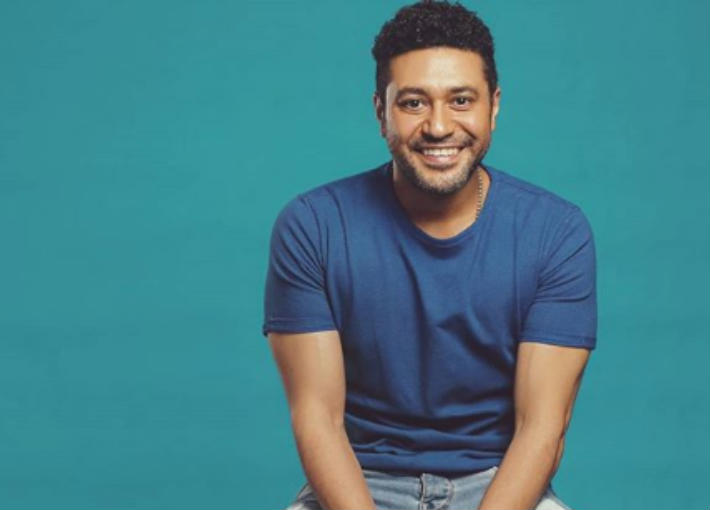 بعد الاستيلاء عليها.. محمد عز يتوعد بمقاضاة مدير صفحته عبر فيسبوك