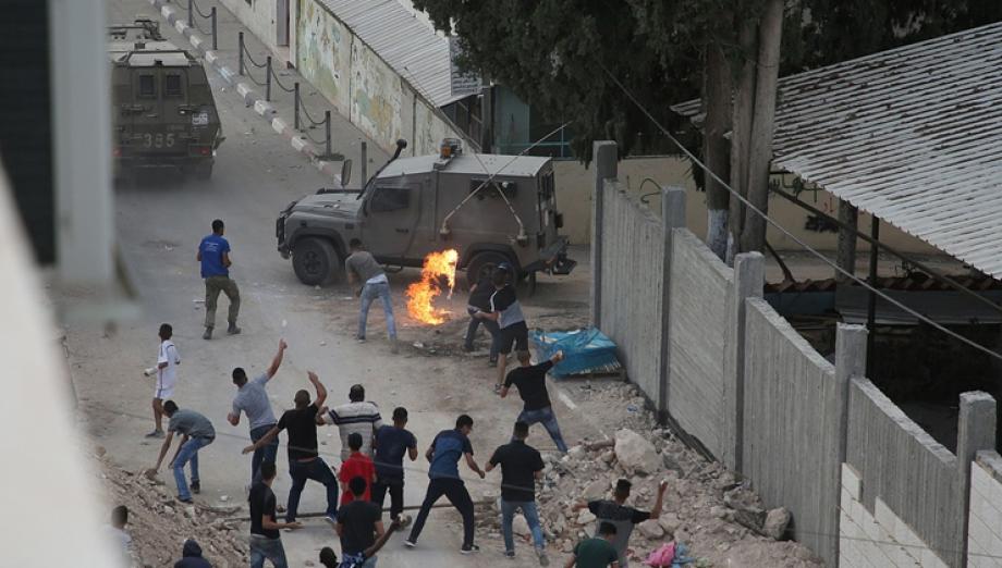 اندلاع مواجهات في طولكرم واعتقال شابين في القدس