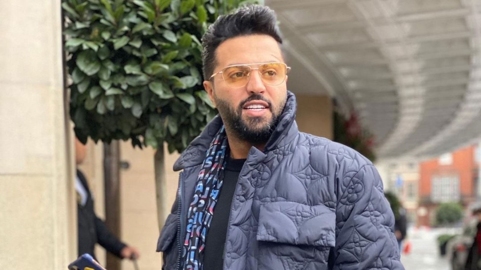 ردًا على سؤال إحدى متابعاته.. يعقوب بوشهري: أحب آمبر هيرد