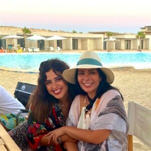منى زكي وياسمين عبدالعزيز