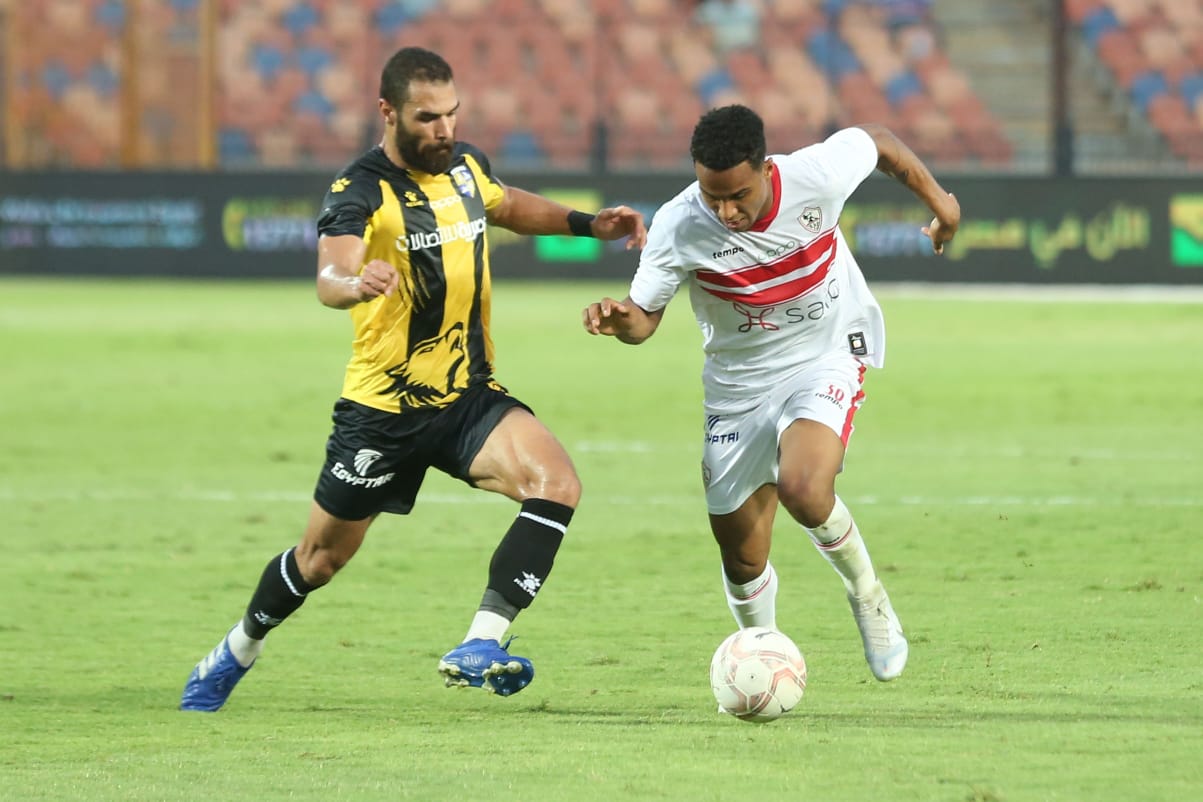 الزمالك يحلق في الصدارة والأهلي يستعيد نغمة الانتصارات برباعية