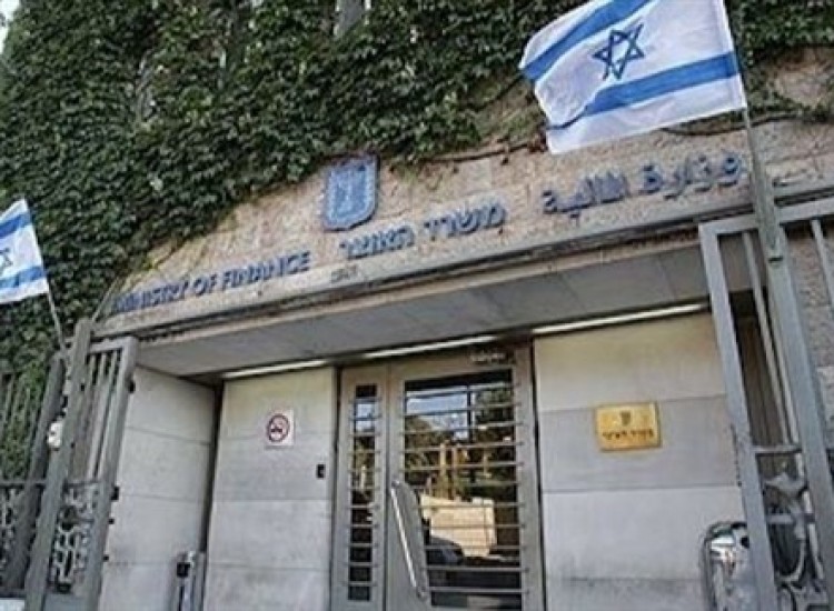 صحيفة عبرية تكشف عن صندوق سري لتحويل الأموال للسلطة الفلسطينية